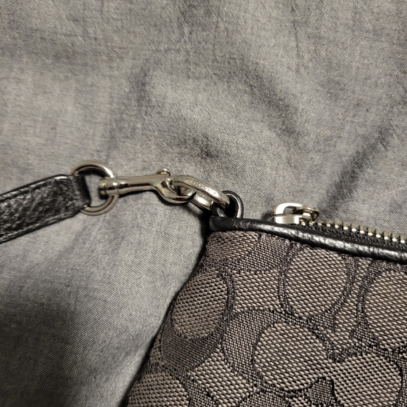Coach Signature Kelsey Satchel - Picture 2 of 4
